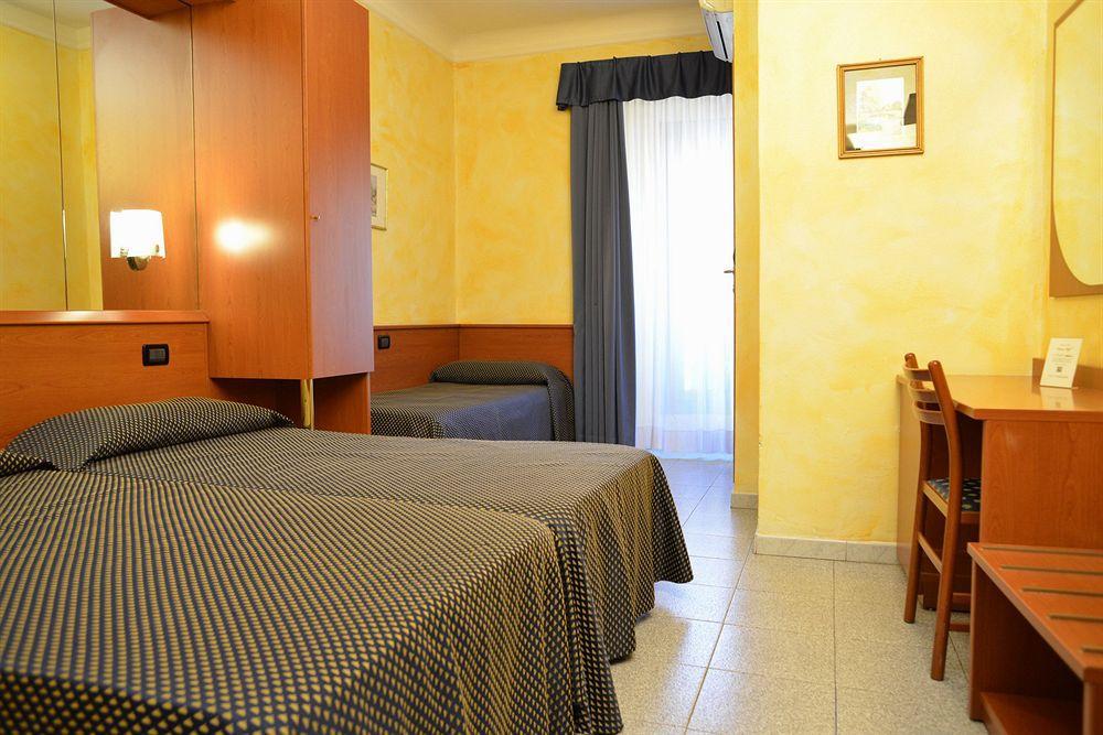 מילאנו Hotel Aurora מראה חיצוני תמונה