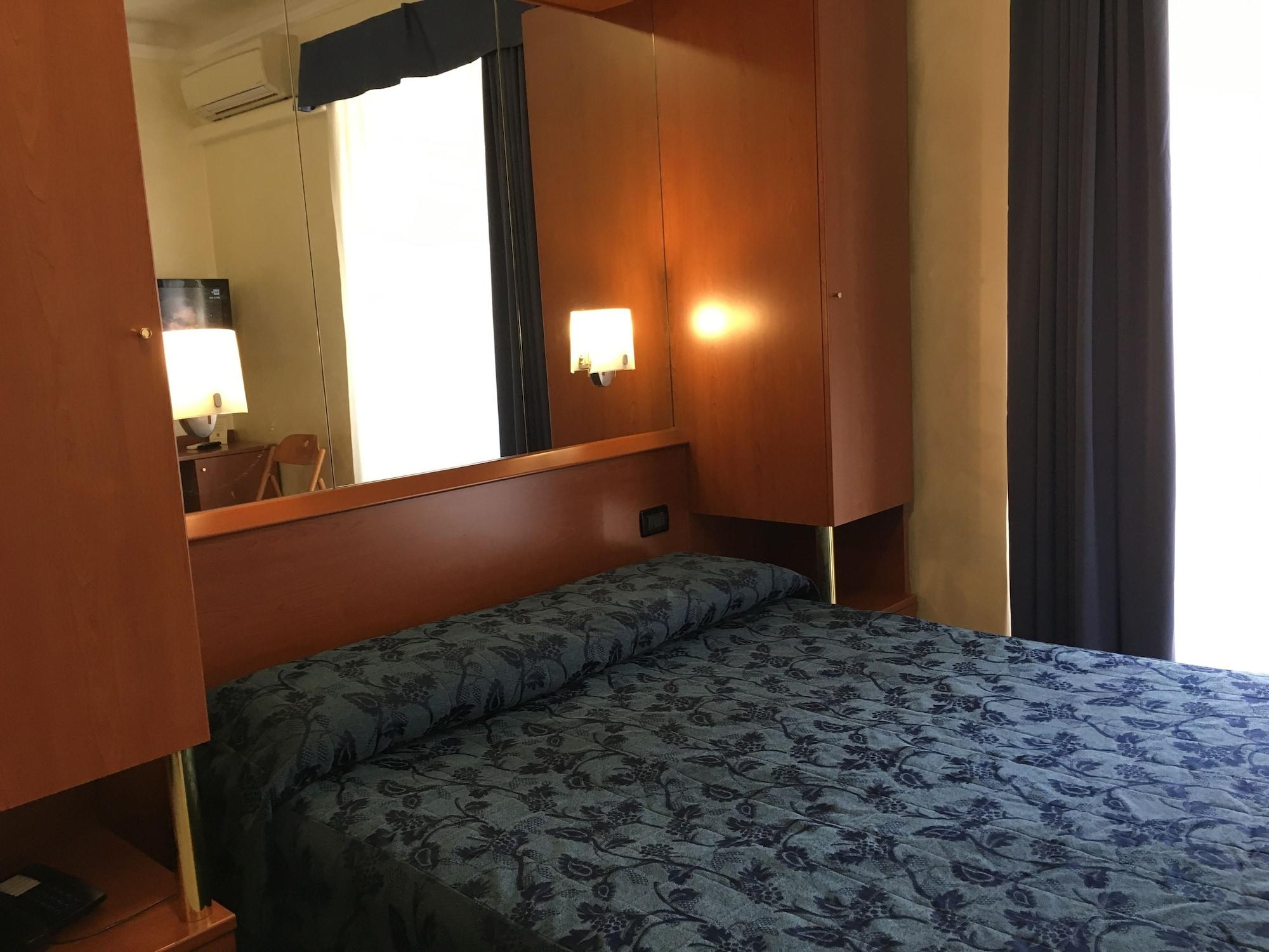 מילאנו Hotel Aurora מראה חיצוני תמונה