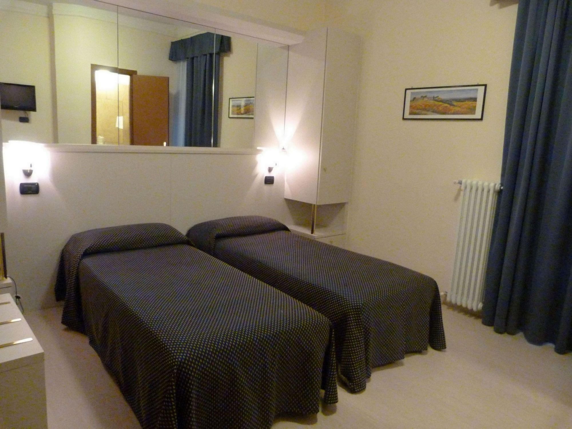 מילאנו Hotel Aurora מראה חיצוני תמונה