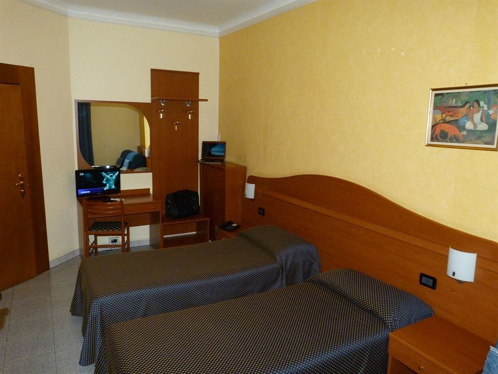 מילאנו Hotel Aurora מראה חיצוני תמונה