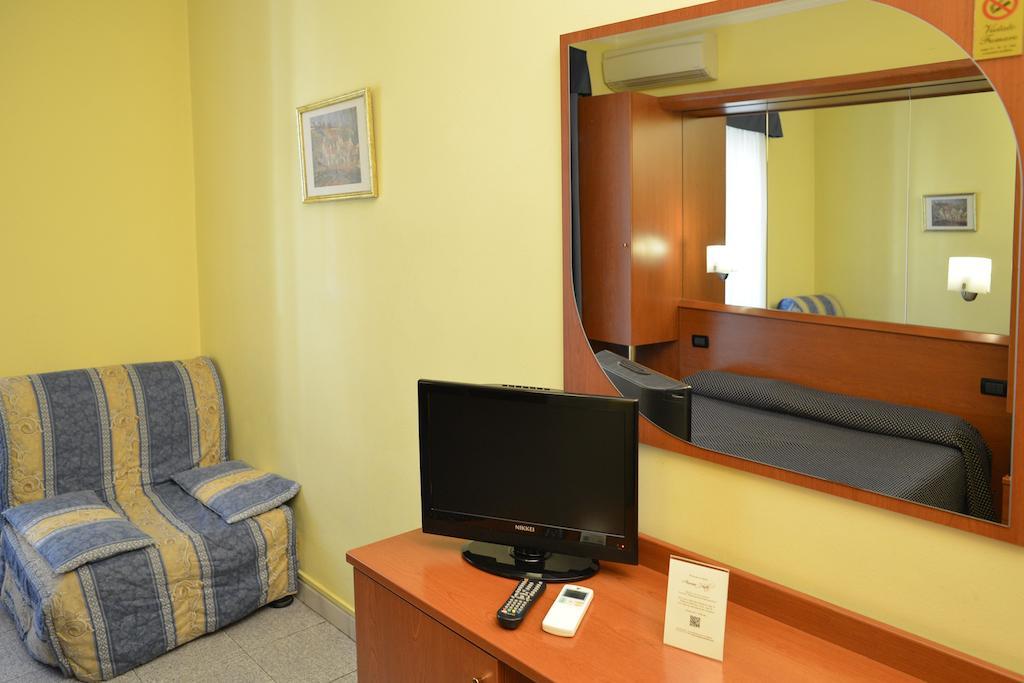 מילאנו Hotel Aurora מראה חיצוני תמונה