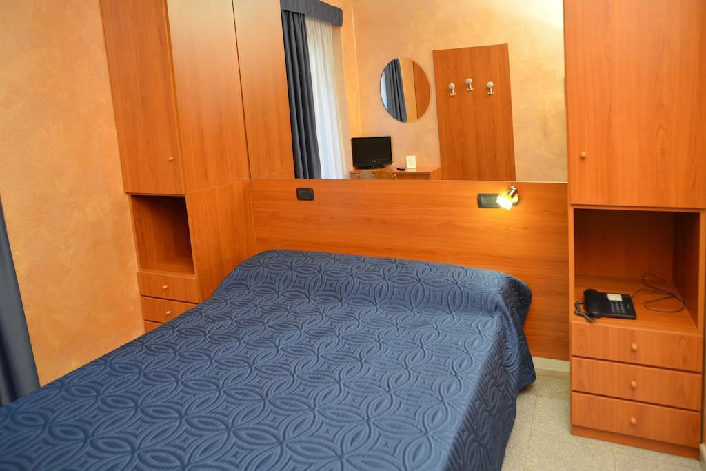 מילאנו Hotel Aurora מראה חיצוני תמונה