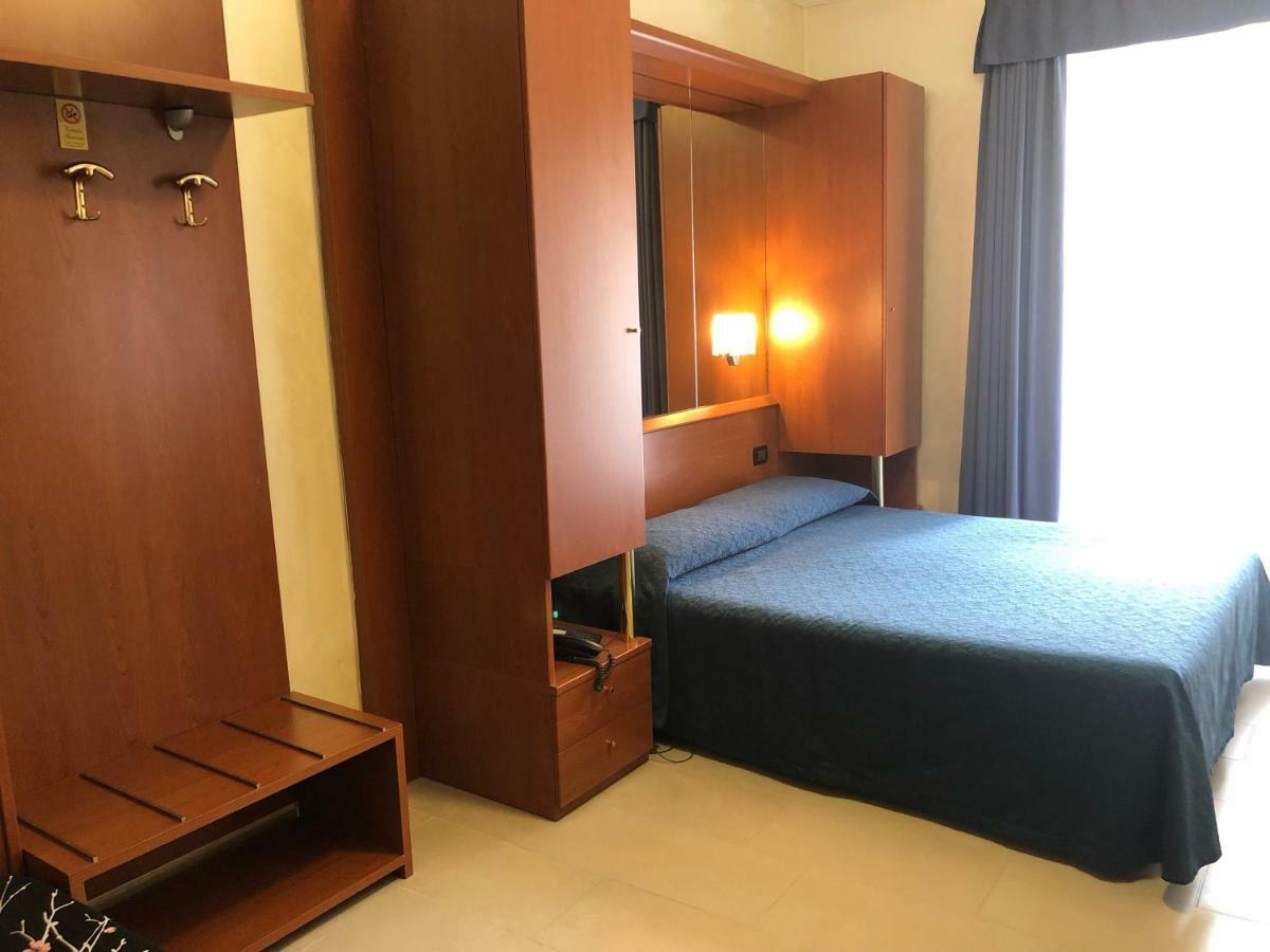 מילאנו Hotel Aurora מראה חיצוני תמונה